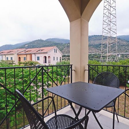 Castellaro Golf Resort Dış mekan fotoğraf