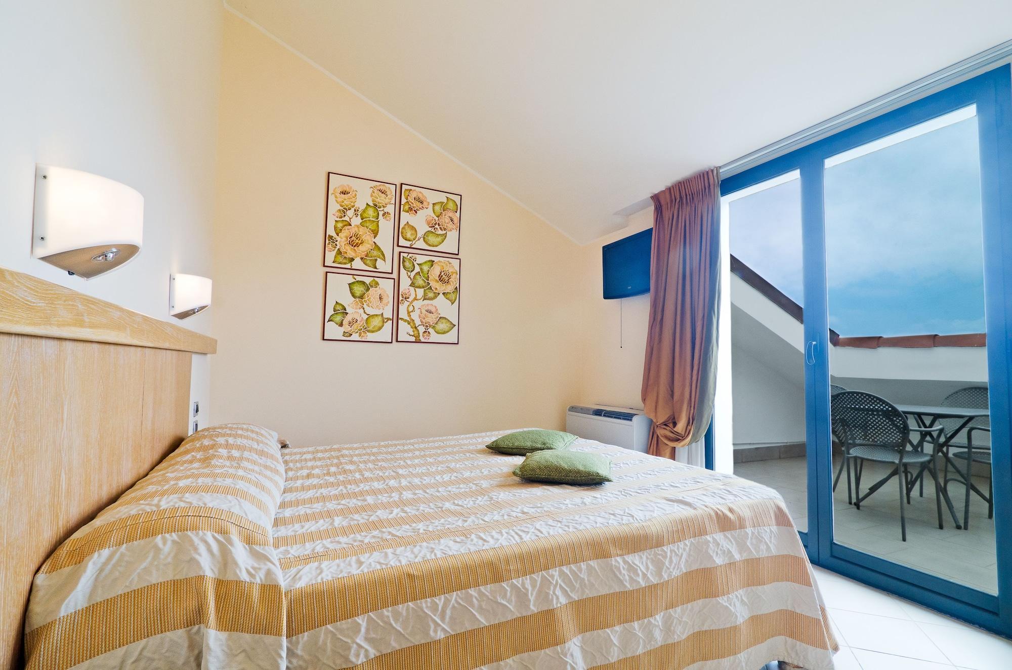 Castellaro Golf Resort Dış mekan fotoğraf