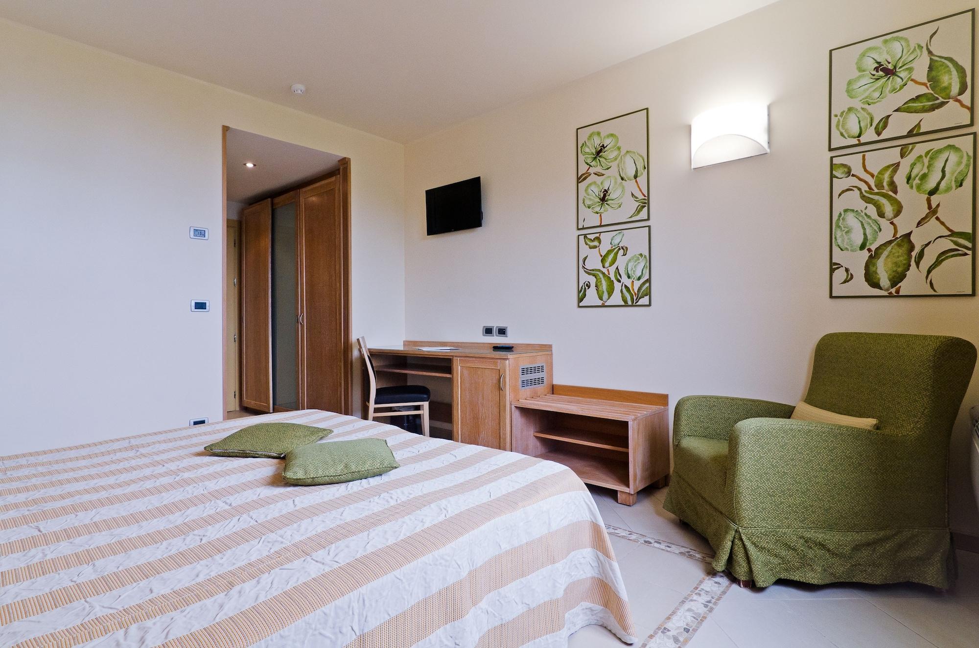 Castellaro Golf Resort Dış mekan fotoğraf