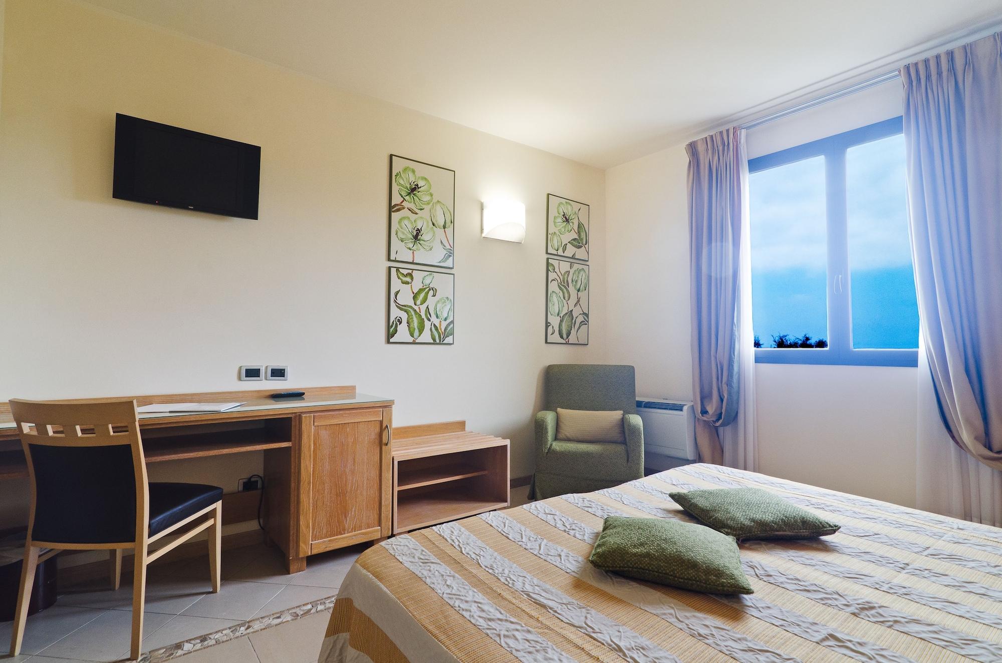 Castellaro Golf Resort Dış mekan fotoğraf
