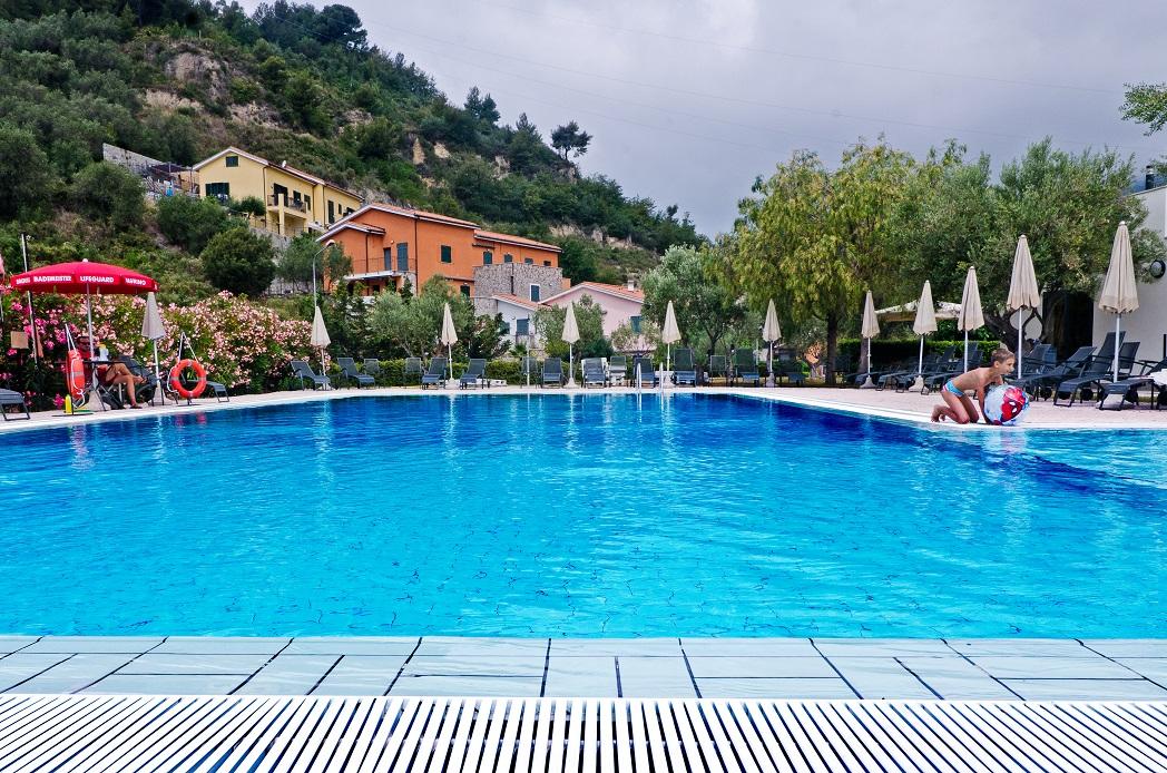 Castellaro Golf Resort Dış mekan fotoğraf