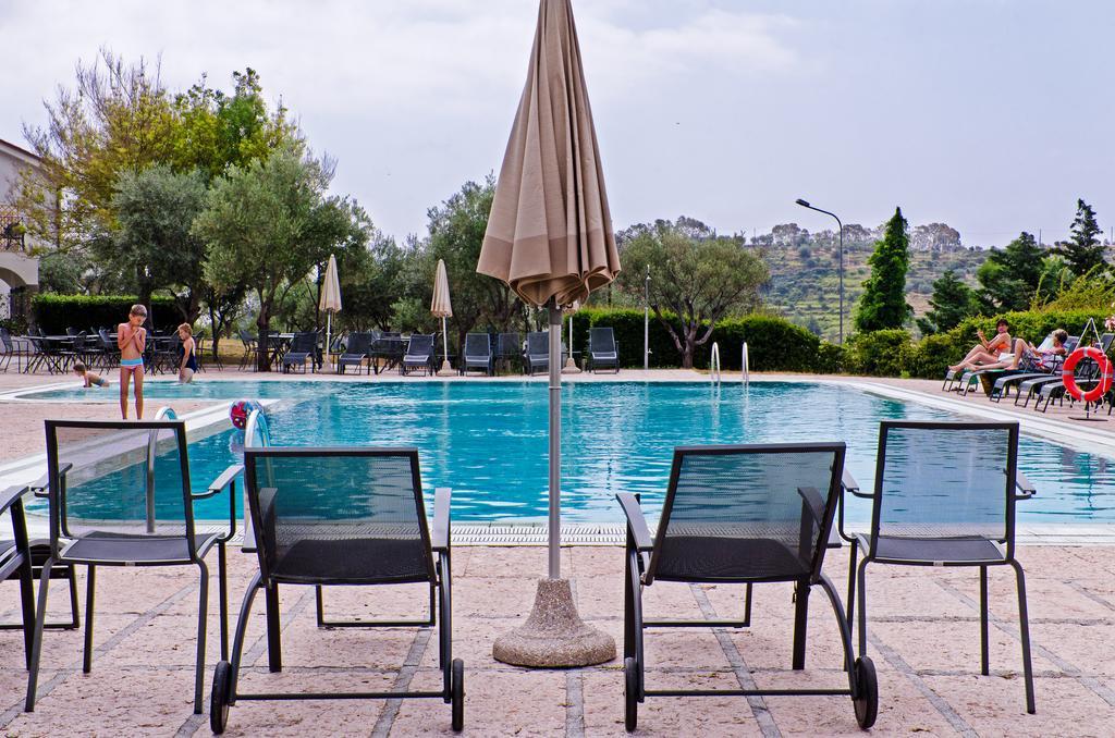 Castellaro Golf Resort Dış mekan fotoğraf