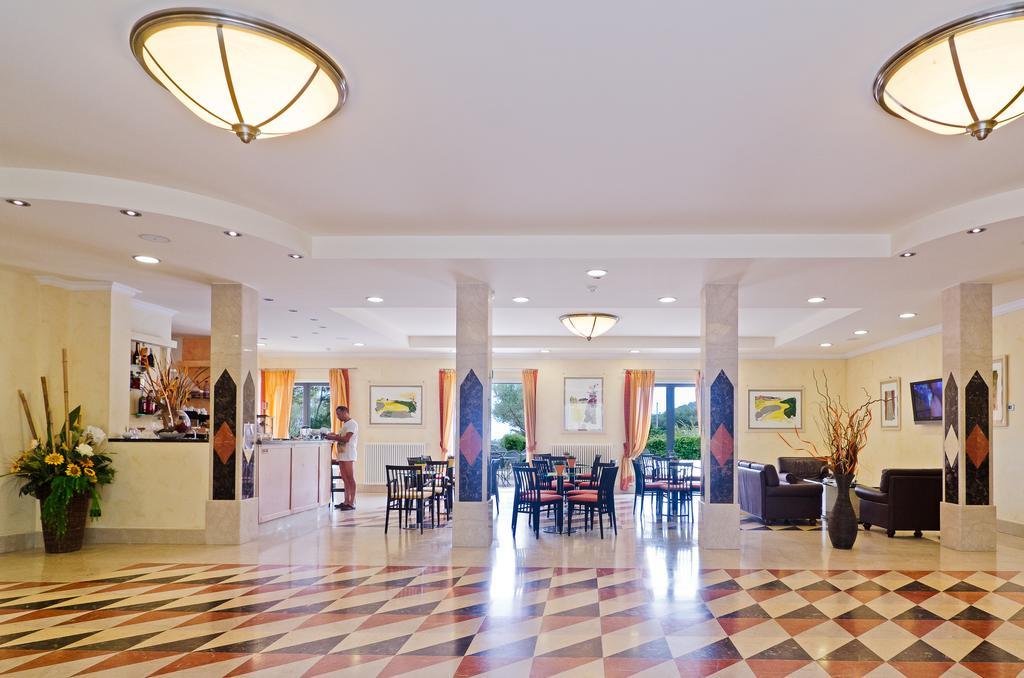 Castellaro Golf Resort Dış mekan fotoğraf