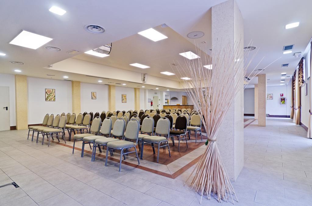 Castellaro Golf Resort Dış mekan fotoğraf