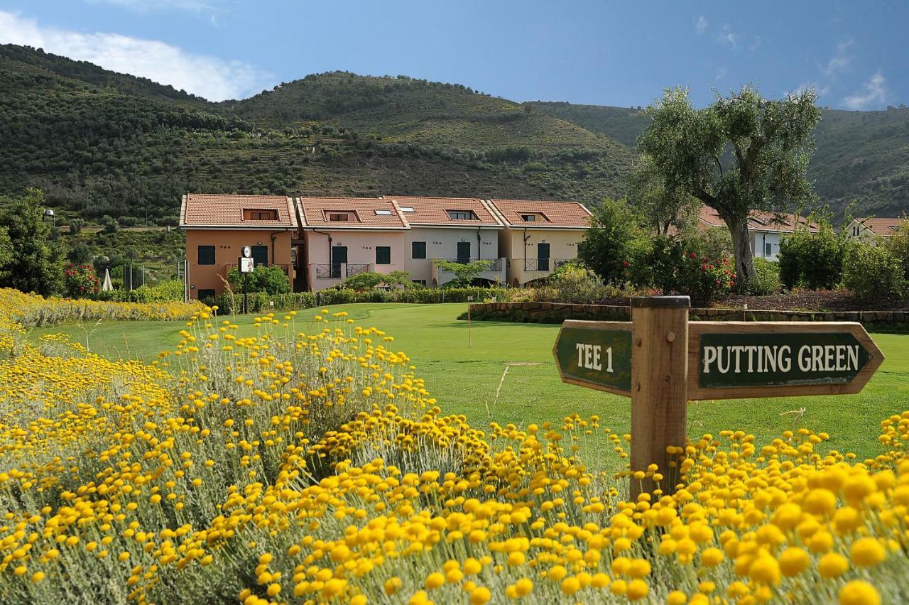 Castellaro Golf Resort Dış mekan fotoğraf